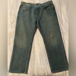 Levi’s jeans 559, size 38x30. Rarely worn and in great condition!